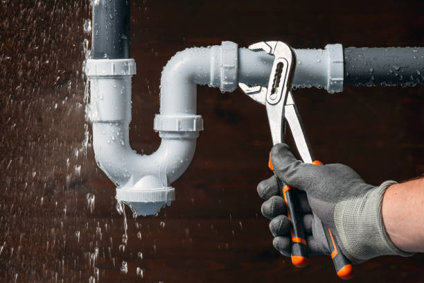 Professional Leak Detection technician working in Mason City, IL